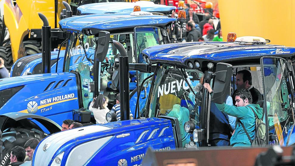 Unidades de algunos de los tractores más novedosos que se exhibieron en la última edición de la Feria Internacional de Maquinaria Agrícola (FIMA) en Zaragoza.
