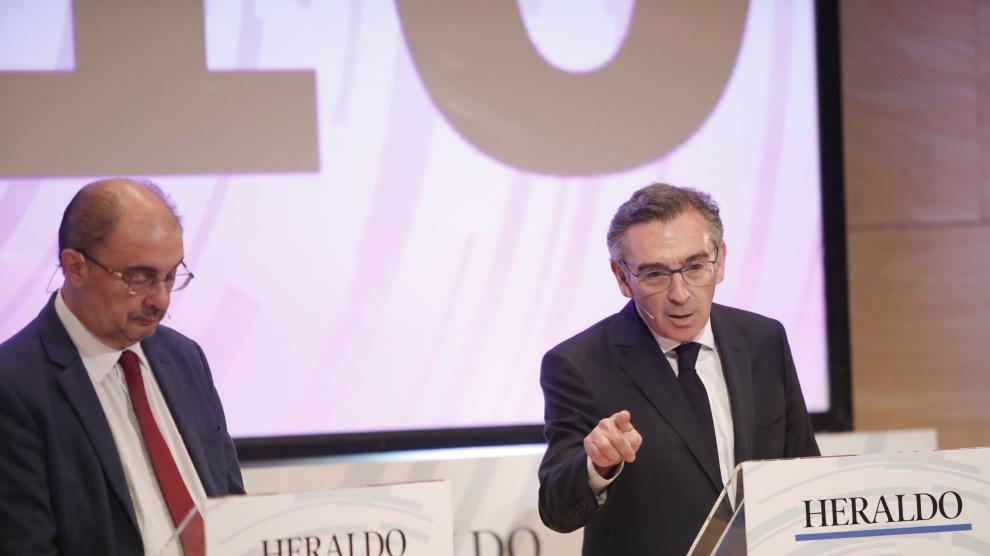 Lambán y Beamonte durante el debate para la presidencia del Gobierno de Aragón.