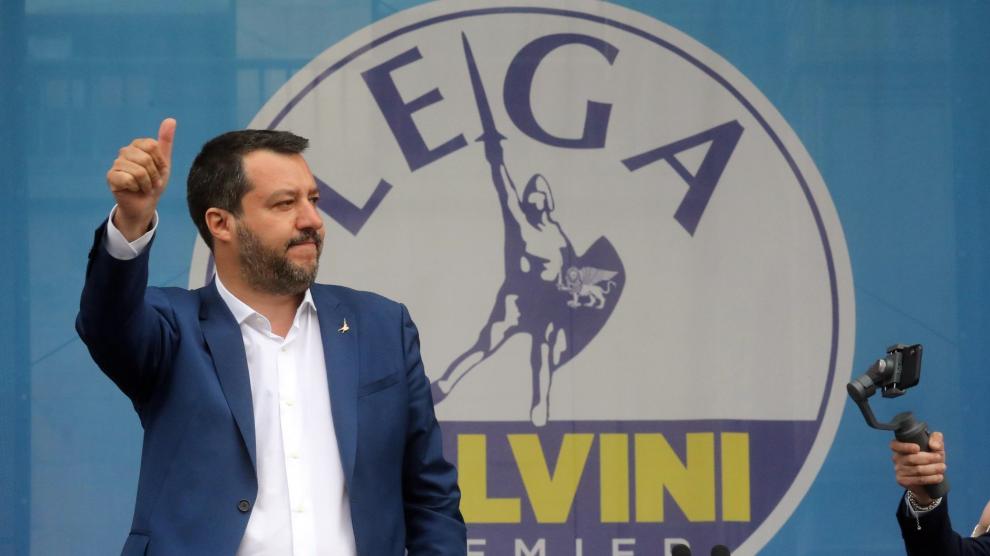 Milan (Italy), 18/05/2019.- Italian Interior Minister, Deputy Premier and leader of Italian party 'Lega' (League), Matteo Salvini, arrives for a political rally in Duomo Square with other European populist parties, in Milan, northern Italy, 18 May 2019. (Elecciones, Italia) EFE/EPA/MATTEO BAZZI Election campaign rally of the Lega party in Milan