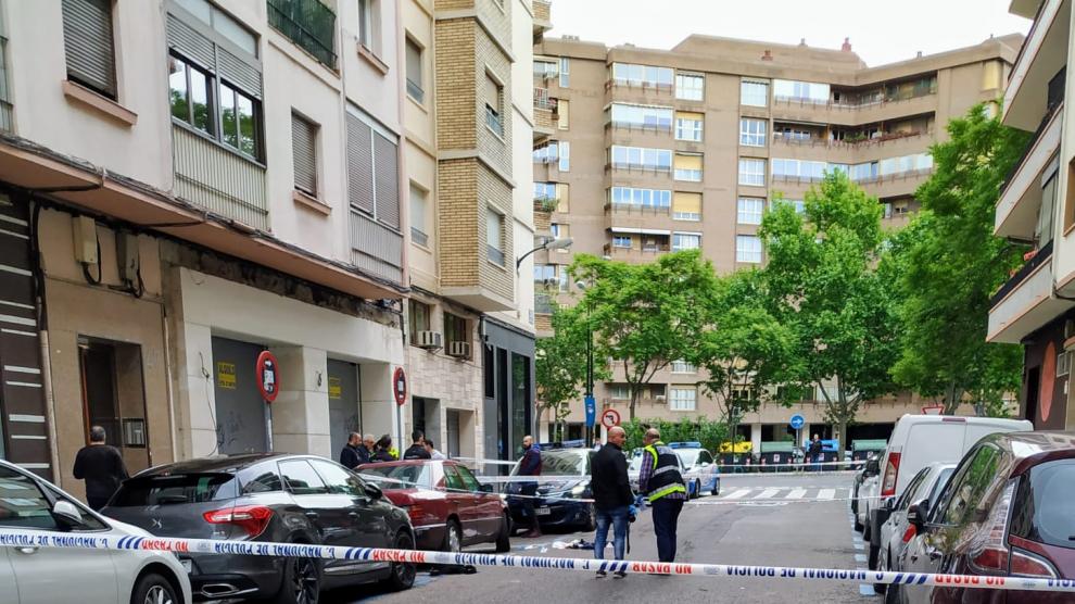 Un hombre herido por apuñalamiento en la calle de Lacarra