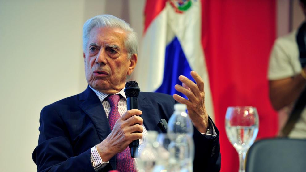 El escritor Mario Vargas Llosa durante la charla literaria.
