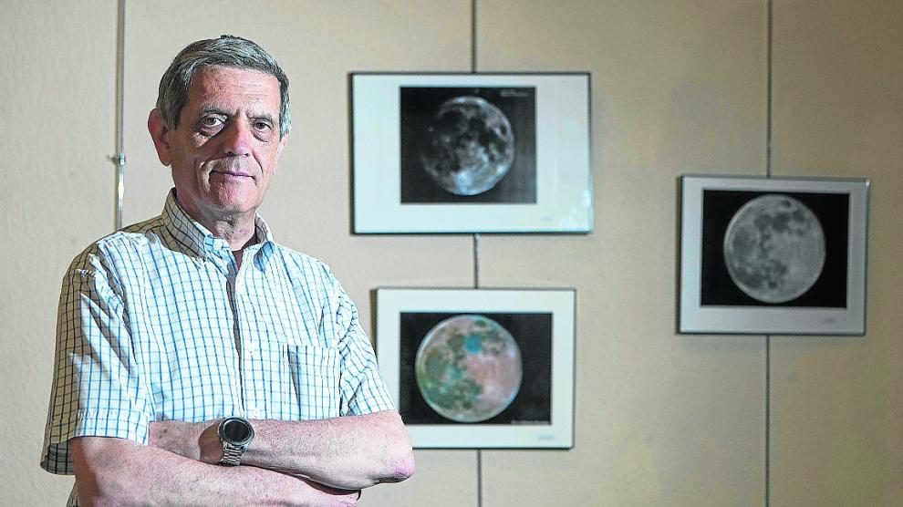 Eduardo Francés es socio de la Agrupación Astronómica Aragonesa, que cumple 30 años.