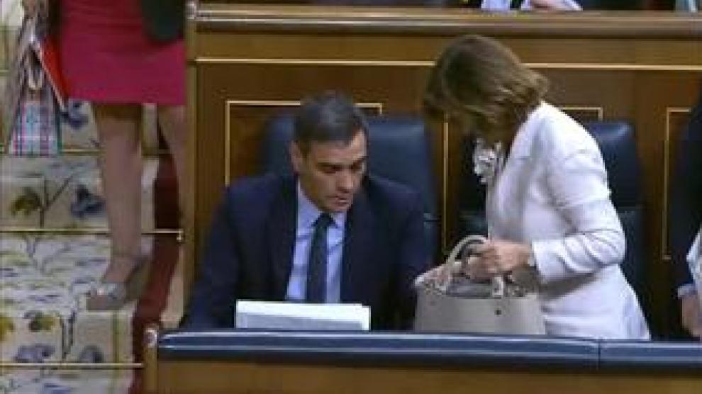 El presidente en funciones y candidato del PSOE, Pedro Sánchez, no ha alcanzado la mayoría absoluta necesaria en primera vuelta para lograr la investidura, con 124 votos a favor, 170 en contra y 52 abstenciones