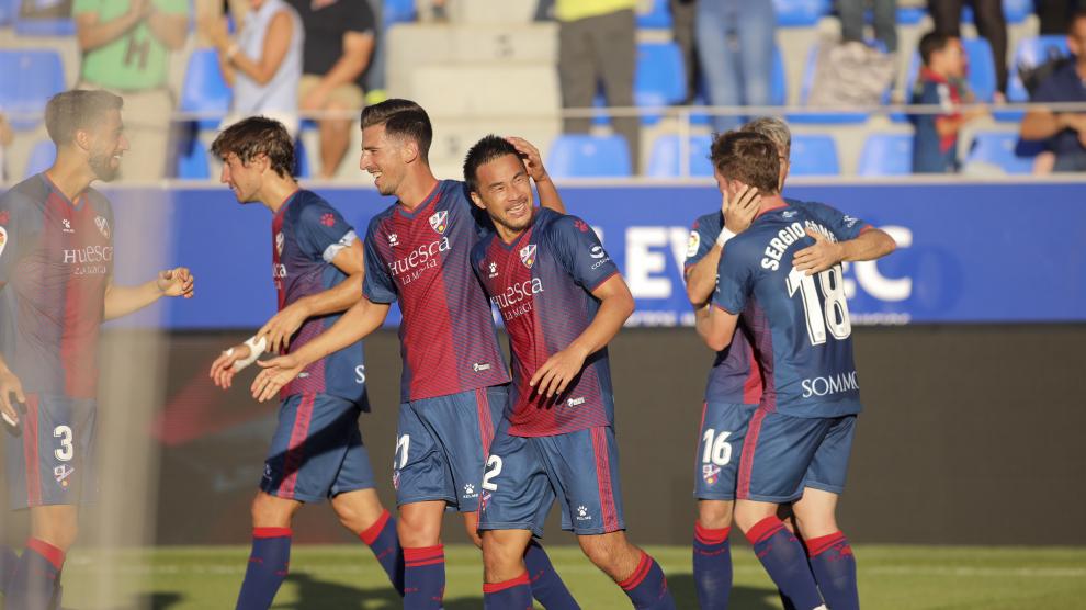 Shinji Okazaki sonríe tras marcar al Girona.