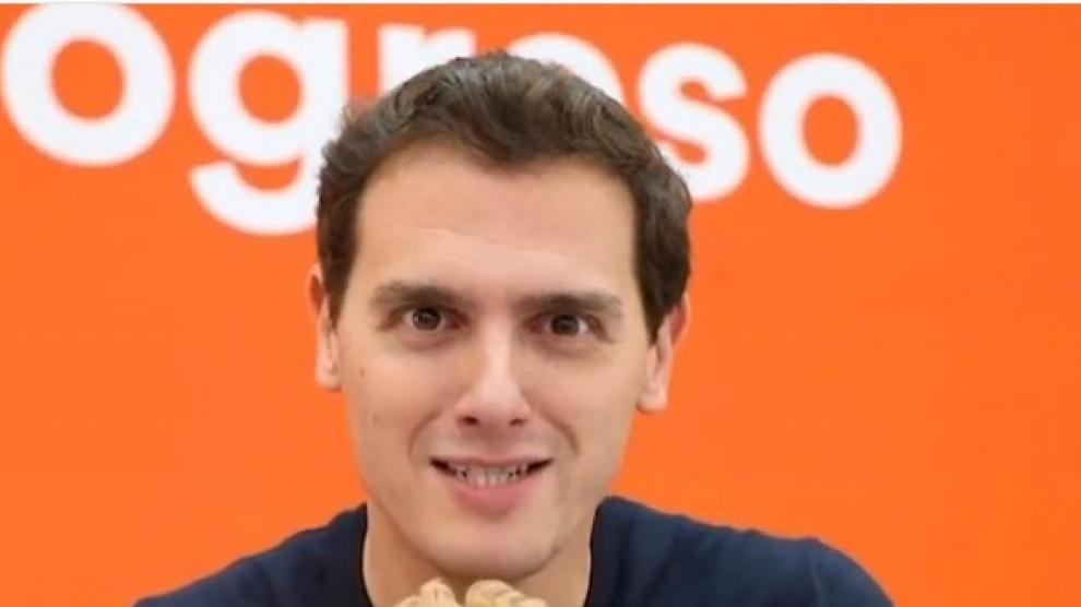 Albert Rivera con su perro Lucas.