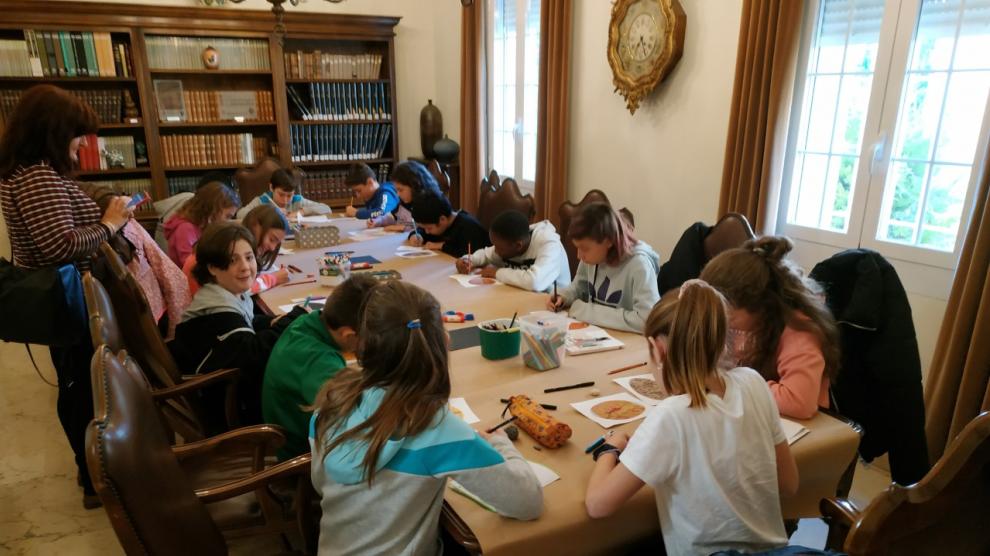 Niños participantes en el programa sobre Ramón y Cajal.