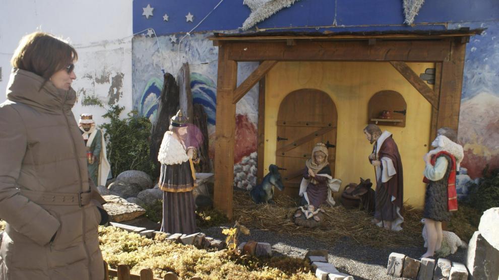 El nacimiento de Laspuña las figuras están atornilladas al suelo.
