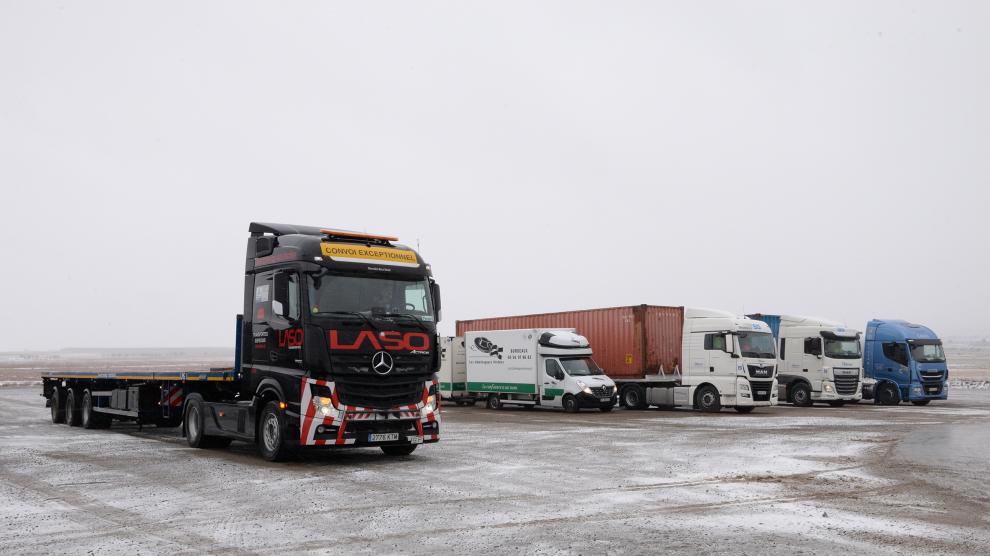 Camiones estacionados en el área de servicio de Villafranca del Campo (Teruel)