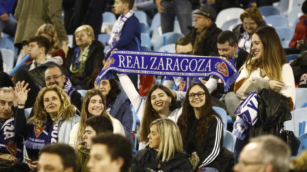 Fotos de la afición en La Romareda durante el partido Real Zaragoza-Real Madrid de Copa del Rey