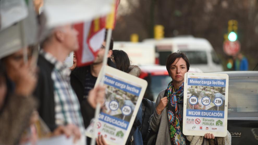 Los sindicatos docentes reclaman la reducción de la jornada lectiva.