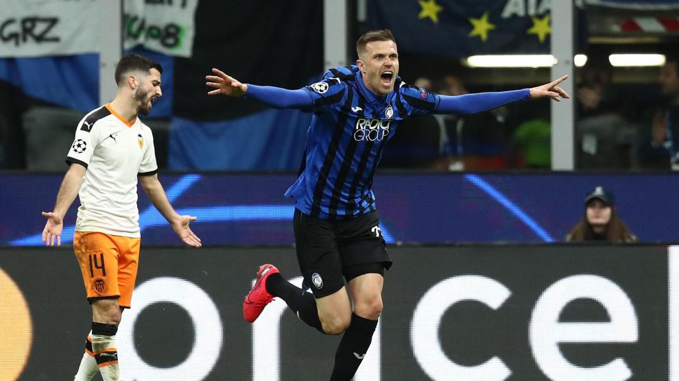 Ilicic celebra uno de los goles con los que el Atalanta ha superado al Valencia.