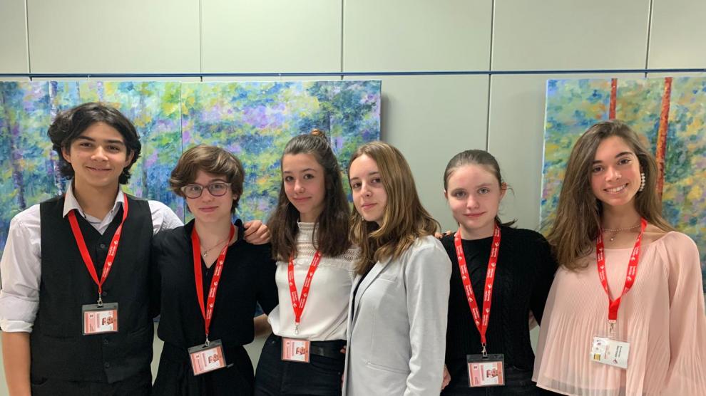 Grupo de alumnos del IES Ramón y Cajal que aspiran a formar parte del Parlamento Europeo de la Juventud.