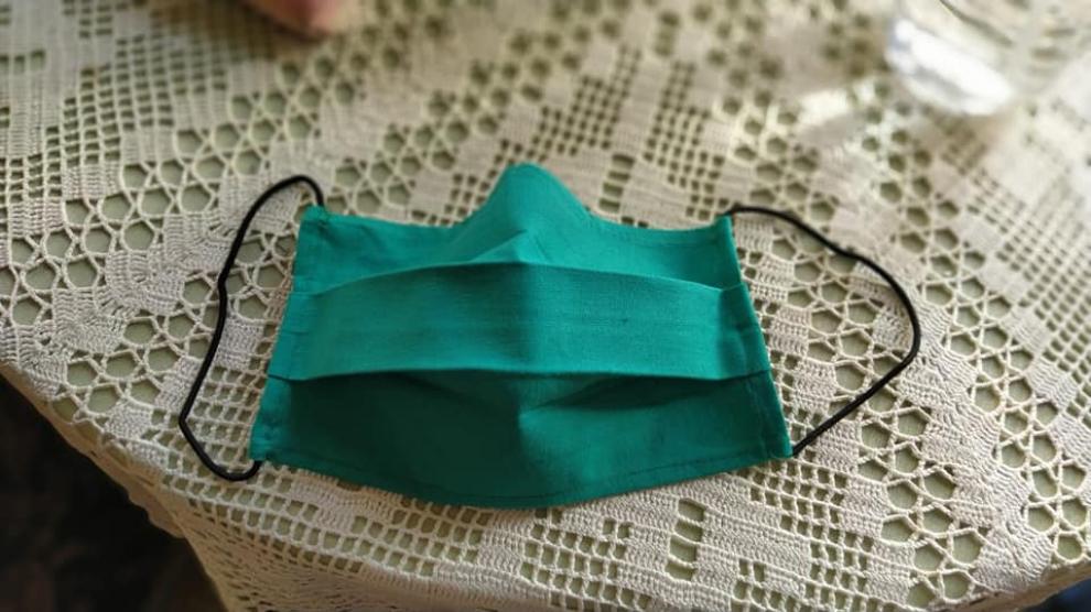Careta de muestra elaborada por las mujeres de La Portellada.