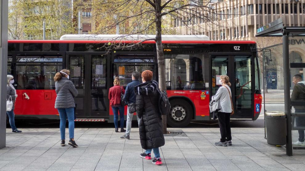 El bus urbano y el tranvía adaptarán sus frecuencias en Zaragoza a partir del lunes