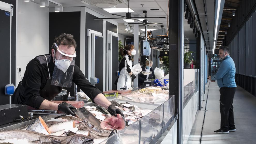 MERCADO CENTRAL DE ZARAGOZA / CORONAVIRUS / 28/03/2020 / FOTO : OLIVER DUCH [[[FOTOGRAFOS]]]