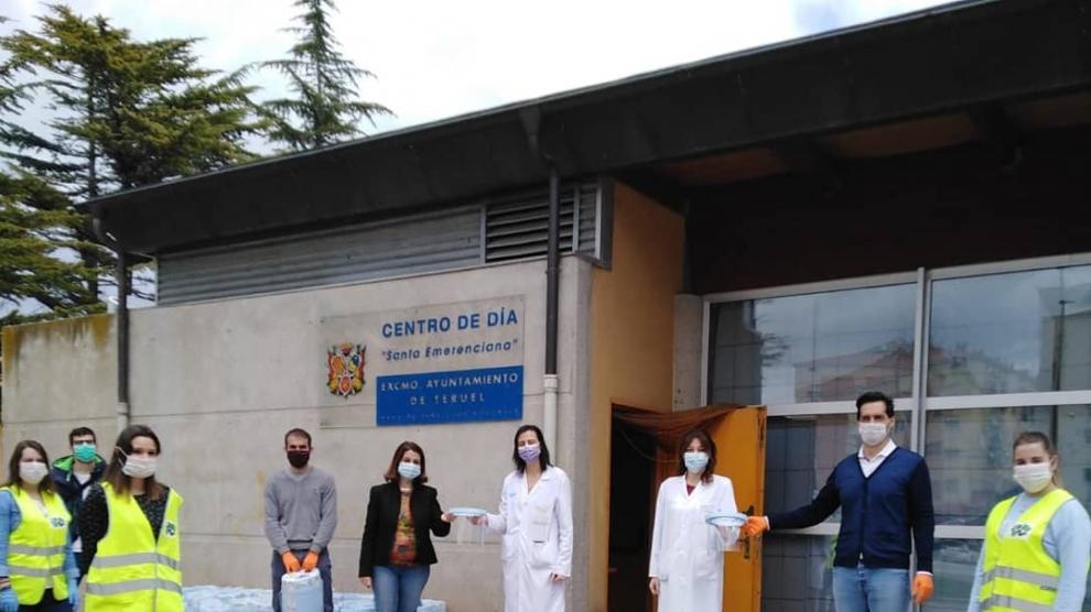 Donación de material contra el coronavirus en el centro de operaciones de 'Aislados pero no solos'.
