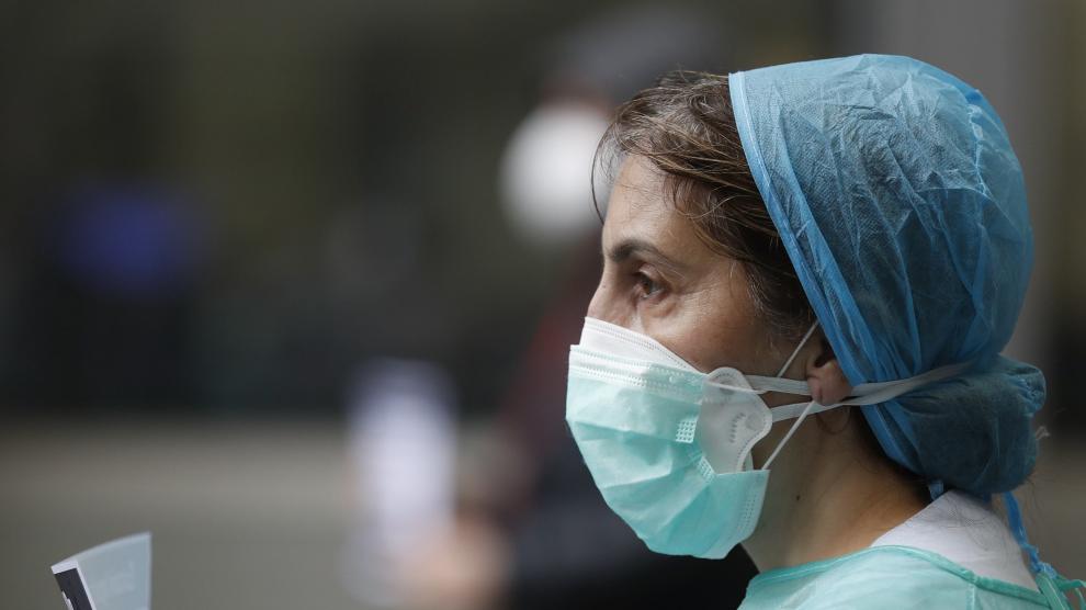 Trabajadores IMQ reclaman test y EPIs en acto recuerdo a auxiliar fallecida