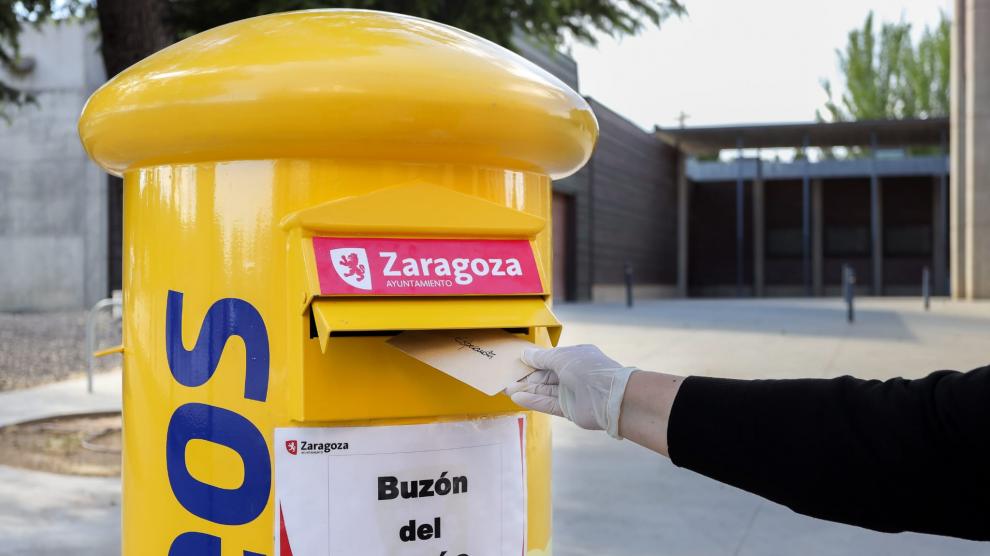 El 'Buzón del Adiós' está ubicado en la zona del Tanatorio del cementerio de Torrero.