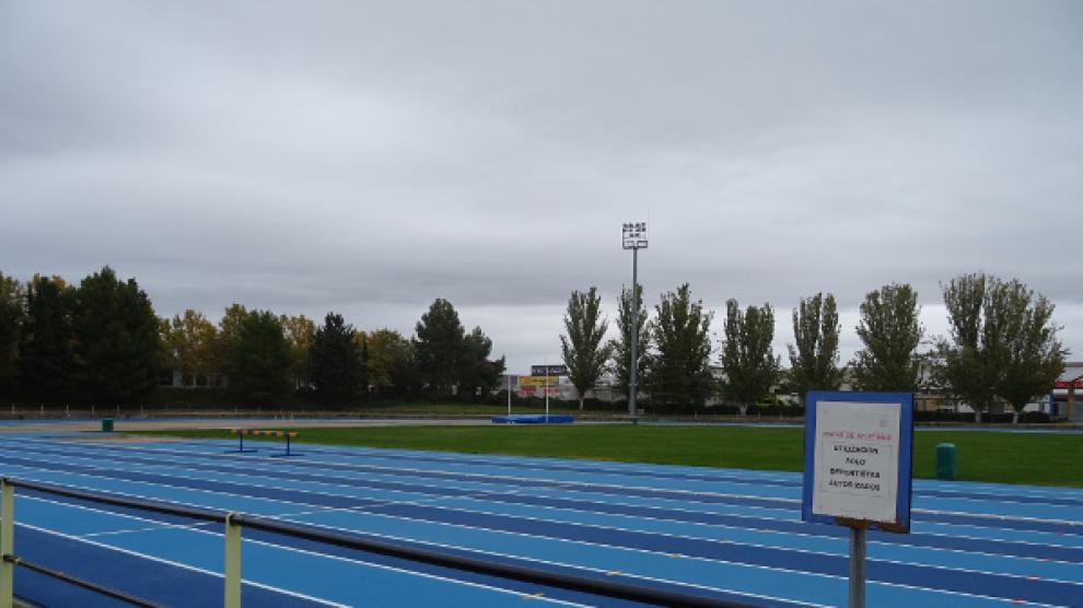 Pistas de atletismo de la ciudad deportiva de Huesca.