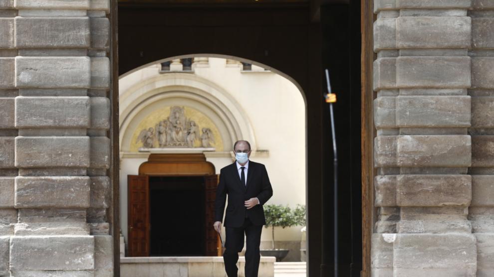 Minuto de silencio del Gobierno de Aragón en el edificio Pignatelli.