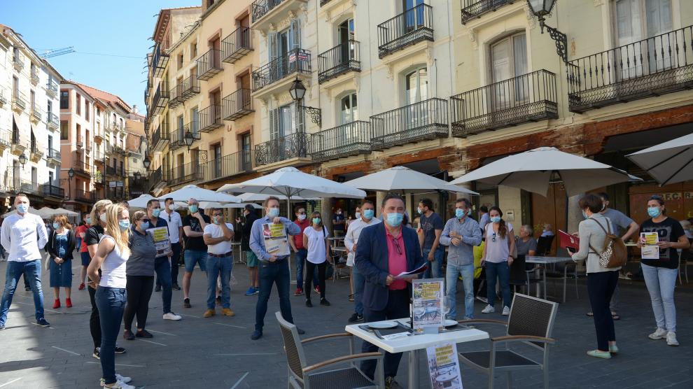 Concentración de la hostelería de Teruel en la plaza del Torico