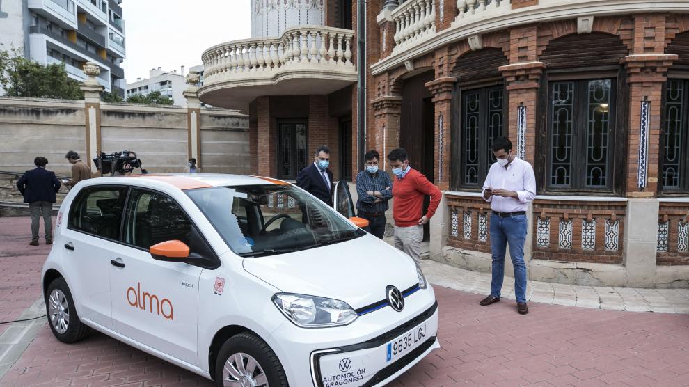 Zaragoza estrena un nuevo servicio de coches eléctricos de alquiler