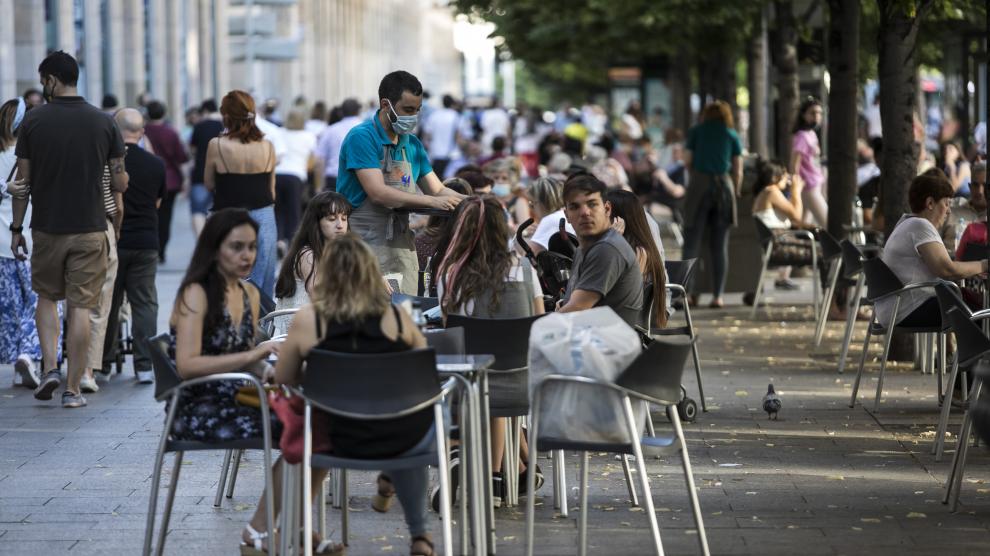 TERRAZAS Y VELADORES EN ZARAGOZA / 20/06/2020 / FOTO : OLIVER DUCH [[[FOTOGRAFOS]]] [[[HA ARCHIVO]]]