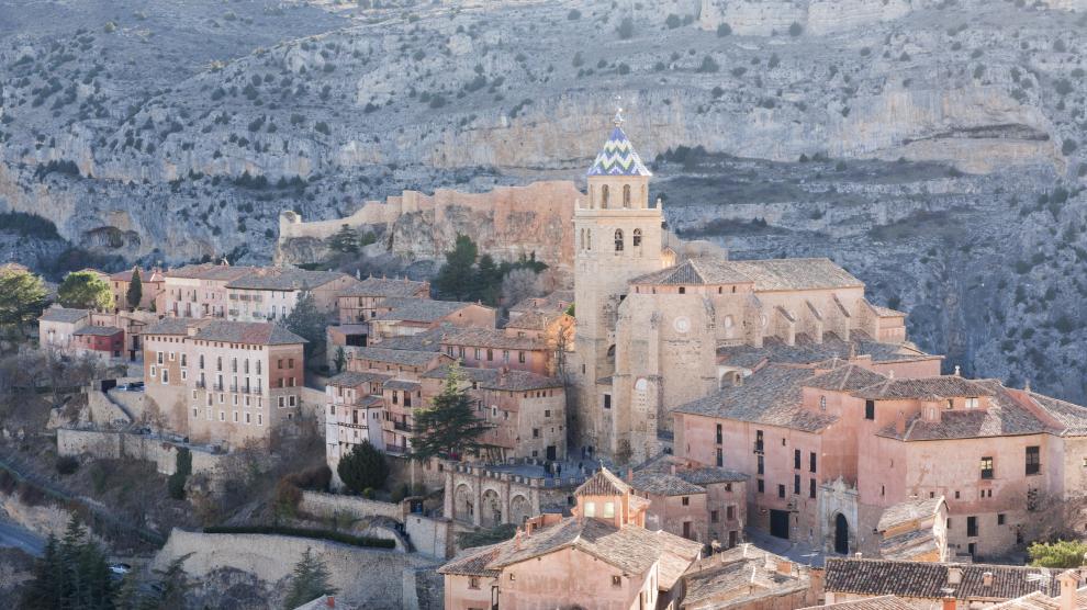 Albarracín (Teruel), Anento (Zaragoza) y Alquézar (Huesca) son 3 de los 13 pueblos de Aragón que entran dentro de los más bonitos de España.
