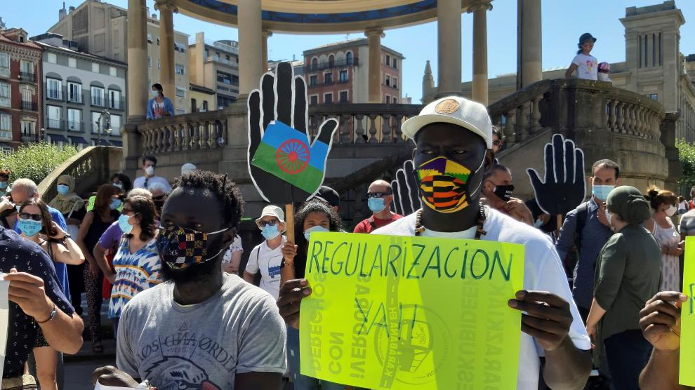 Una concentración exige en Pamplona regularización de inmigrantes irregulares