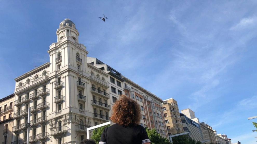 La empresa ACG Drone en uno de sus vuelos urbanos tras el estado de alarma en Zaragoza.