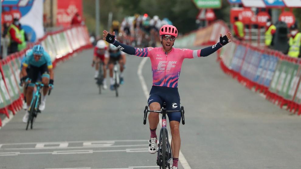El canadiense Michael Woods (EF Pro Cycling) se impone vencedor en la séptima etapa de La Vuelta ciclista a España disputada hoy entre Vitoria y Villanueva de Valdegovía