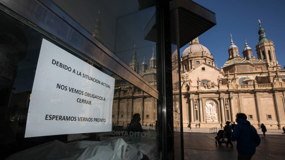 La cafetería Santiago, en la plaza del Pilar, cerró temporalmente el pasado lunes por las limitaciones de aforo del nivel 3 de alerta.