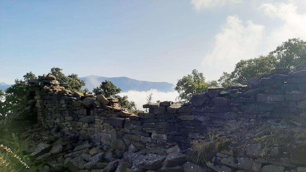 La ermita de San Pedro en Sabiñánigo, mucho más que ruinas