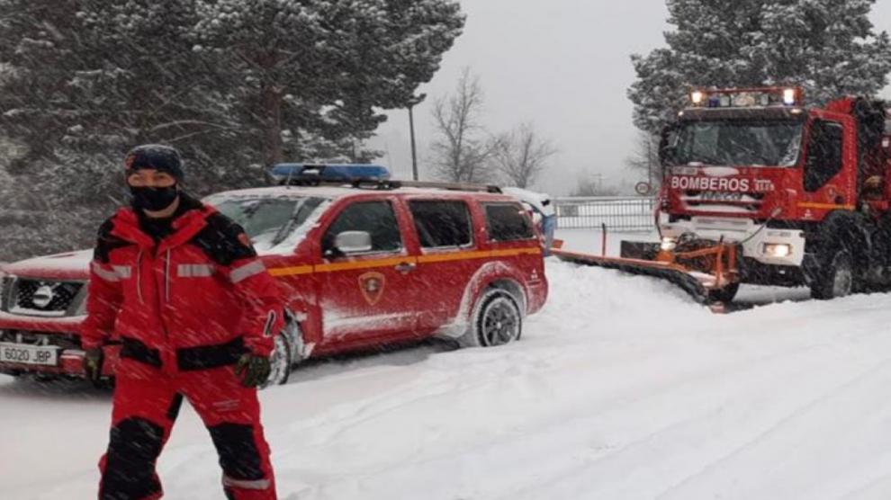 Trabajo de los bomberos de la DPZ en la provincia de Zaragoza.