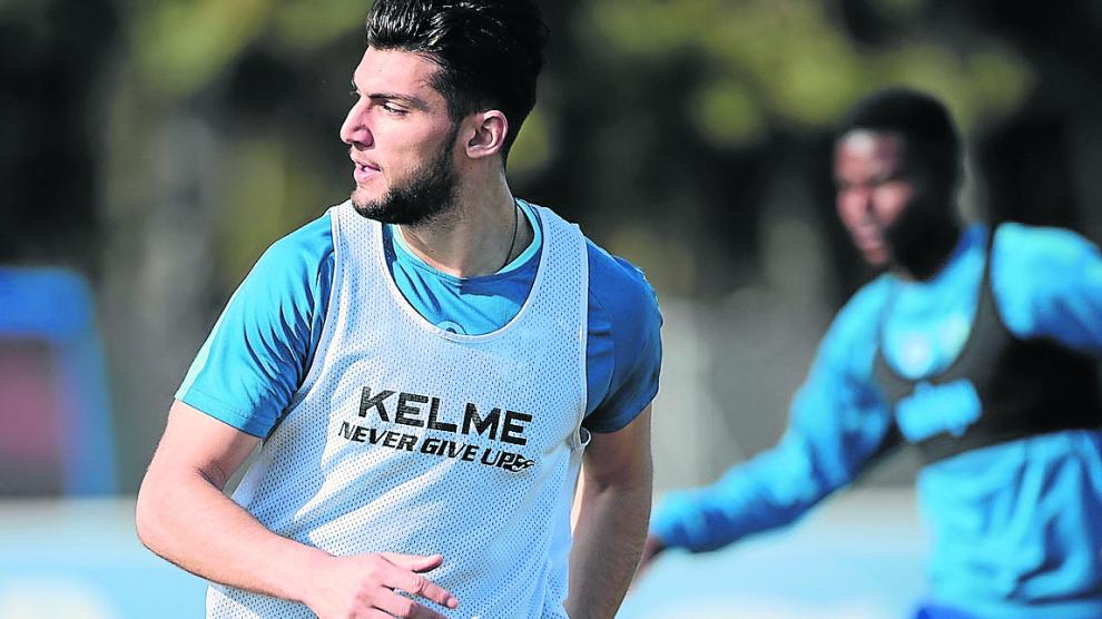 Mir ropa hotsell deportiva
