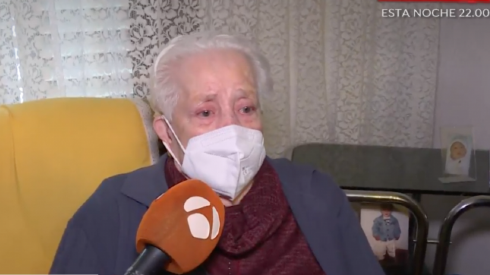 Captura de la entrevista en 'Espejo Público' a Rosario, la anciana de 97 años que fue desahuciada de su casa por error.