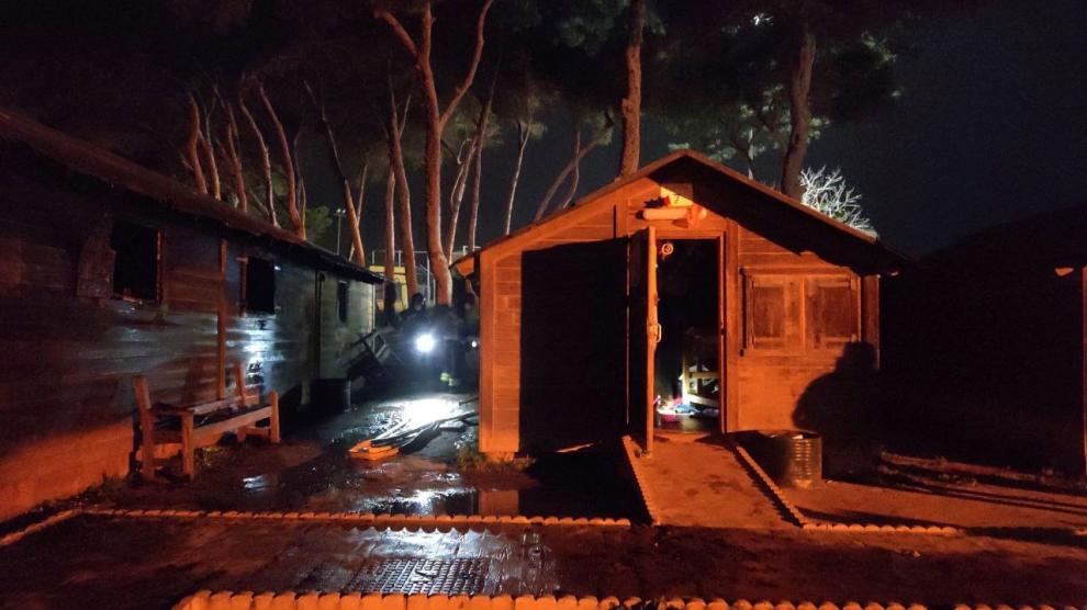 Guardia Civil investiga incendio en cabañas de centro de acogida de menores