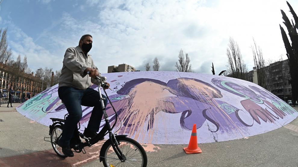El mural feminista de Alcalá de Henares amanece vandalizado
