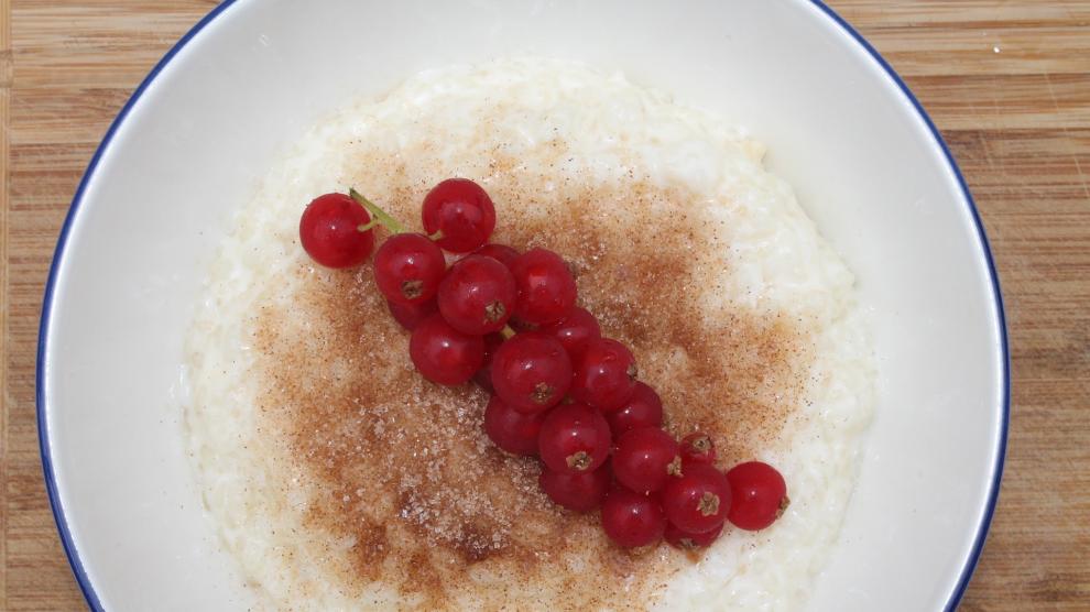 Con su característico toque de canela, el arroz con leche encuentra distintas preparaciones en el mundo.