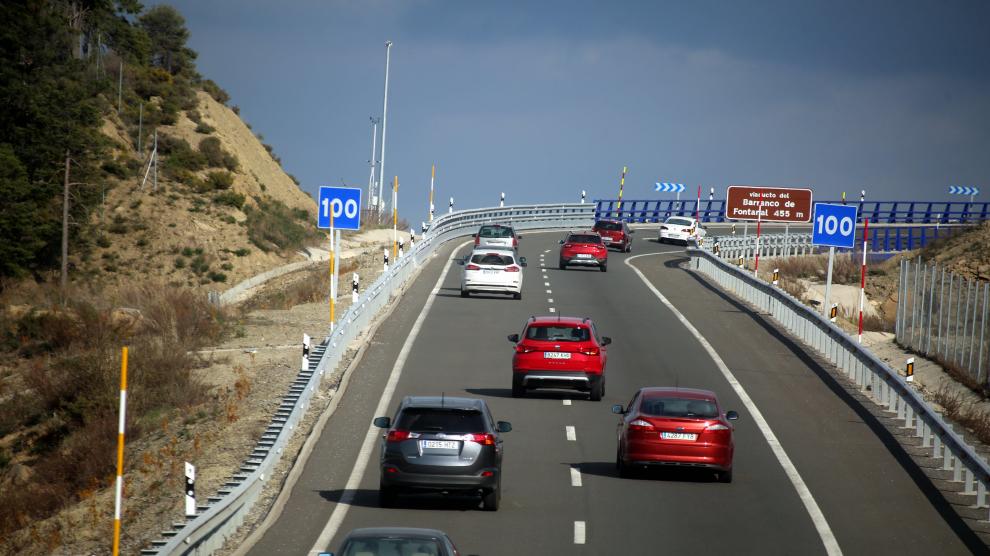 Tráfico intenso pero sin atascos en el regreso de Semana Santa en Aragón.