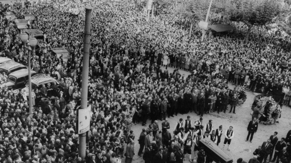 Zaragoza despide a José Oto, en abril de 1961.