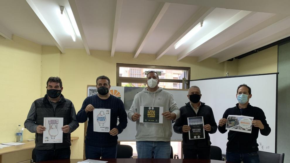 Los representantes de UAGA y UPA, en la presentación de la movilización del día 29 en Huesca.