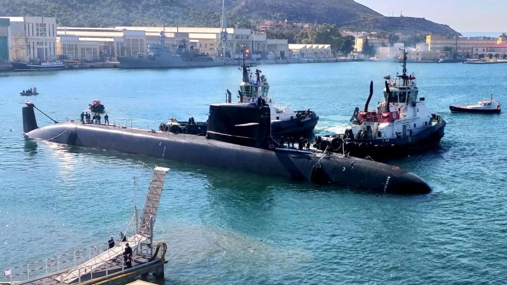 El submarino S-81, puesto a flote en Cartagena tras 15 días desde la botadura
