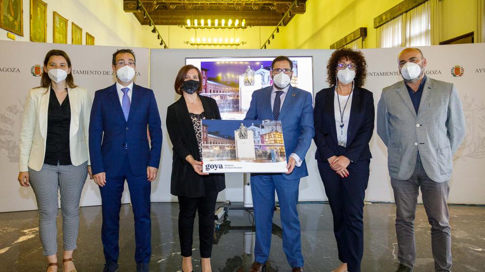 Presentación de una postal para conmemorar el 275 aniversario de Goya