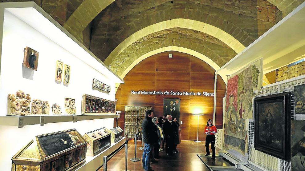 Algunas de las piezas que pueden verse en la exposición de Sijena, en los antiguos dormitorios.