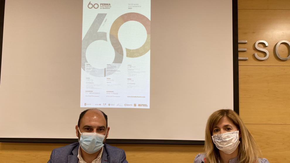 Fernando Torres, alcalde, y Belinda Pallás, concejal de Desarrollo, en la presentación de Ferma en Barbastro.
