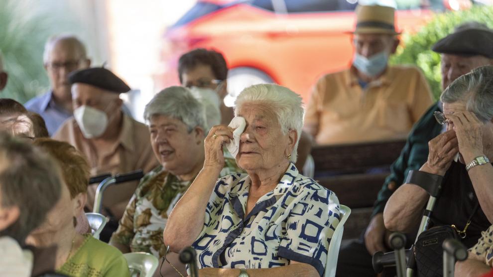 Acto de homenaje a las victimas de Covid en la residencia de ancianos de Monreal del Campo. Foto Antonio Garcia/bykofoto. 30/06/21[[[FOTOGRAFOS]]]