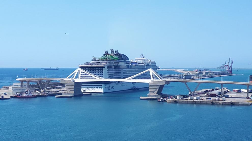 El crucero MSC 'Grandiosa', la semana pasada en Barcelona.