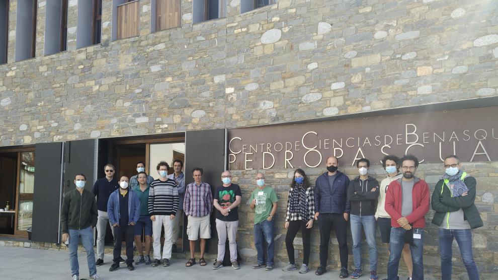 Algunos de los científicos que participan en el encuentro que se celebra actualmente en el Centro de Ciencias de Benasque.