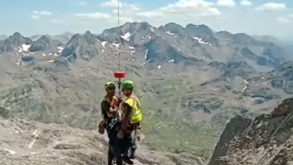 Labores de rescate de los escaladores en el pico Balaitus.